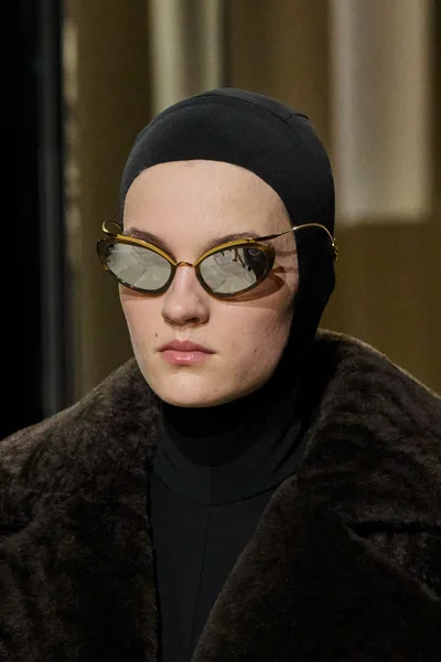 Look 63